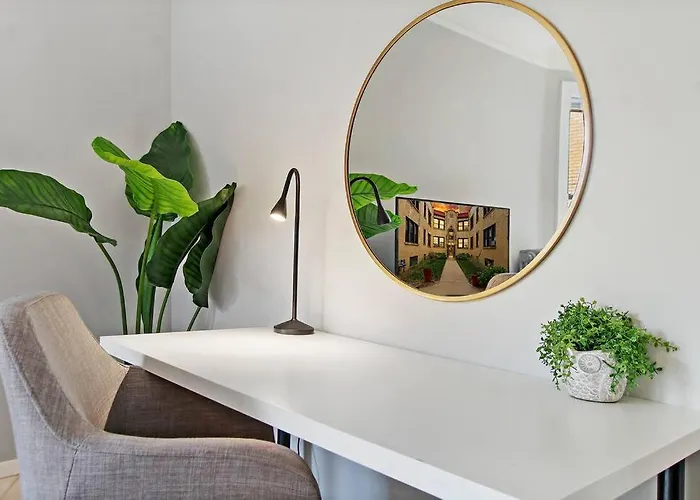 Apartment 1br Vibrant & Inviting In - Montrose 2e