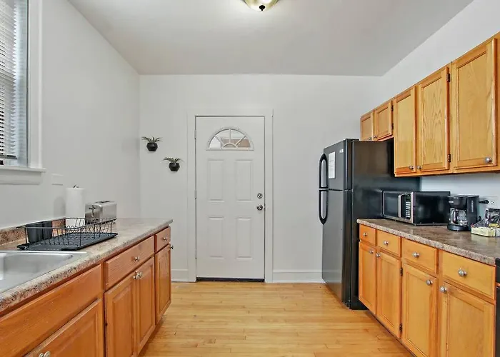 1br Vibrant & Inviting In - Montrose 2e Apartment Chicago