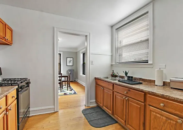 1br Vibrant & Inviting In - Montrose 2e Chicago